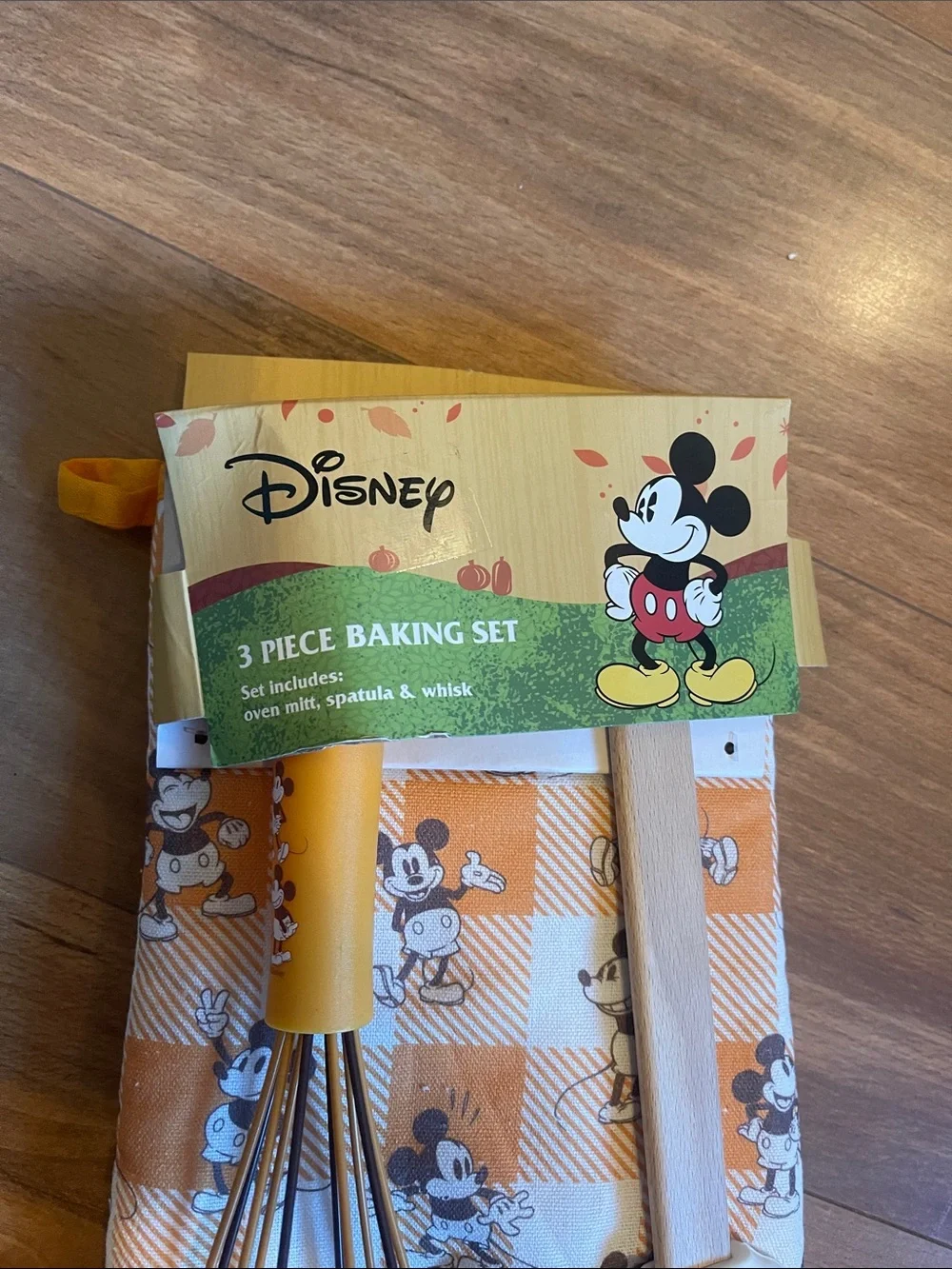 Disney Orange and White Mickey Mouse 3-Piece Baking Set